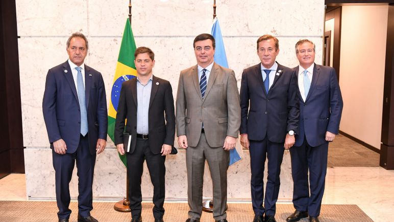 Kicillof encabezó hoy una misión comercial en San Pablo y se reunió con el ex presidente Lula
